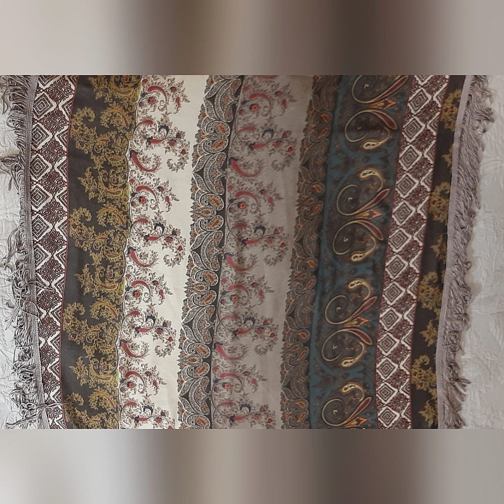 Rayon Scarf with Tassels - Picture 2 of 12